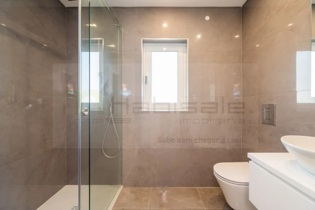 Apartamento T3 para Venda em Carcavelos e Parede Foto 26