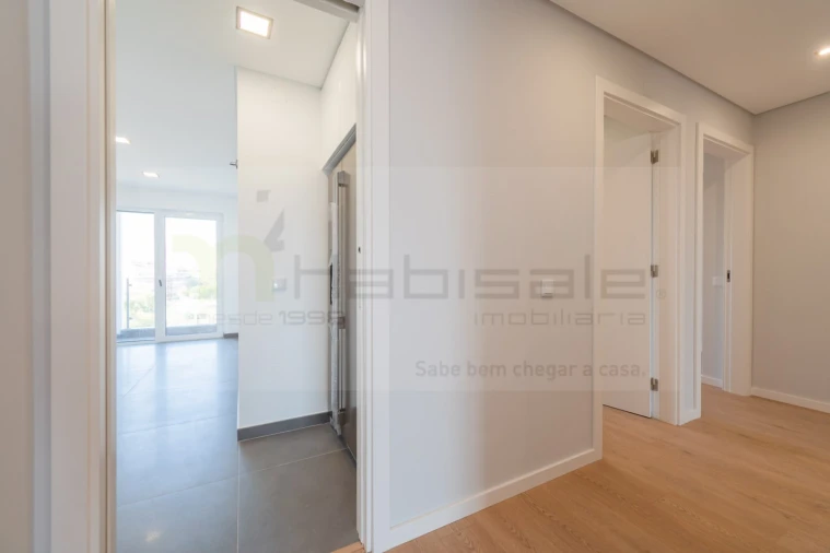 Apartamento T3 para Venda em Carcavelos e Parede Foto 8