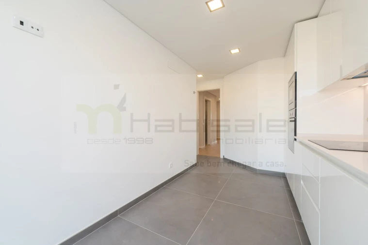 Apartamento T3 para Venda em Carcavelos e Parede Foto 10
