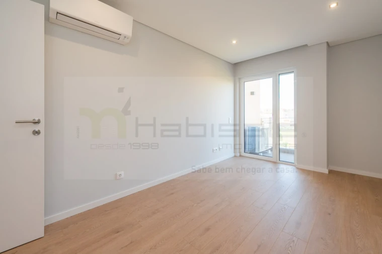 Apartamento T3 para Venda em Carcavelos e Parede Foto 16