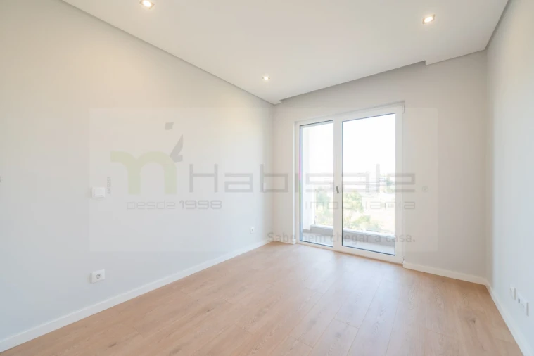 Apartamento T3 para Venda em Carcavelos e Parede Foto 20
