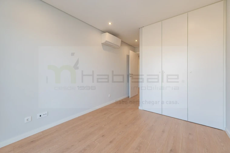 Apartamento T3 para Venda em Carcavelos e Parede Foto 23