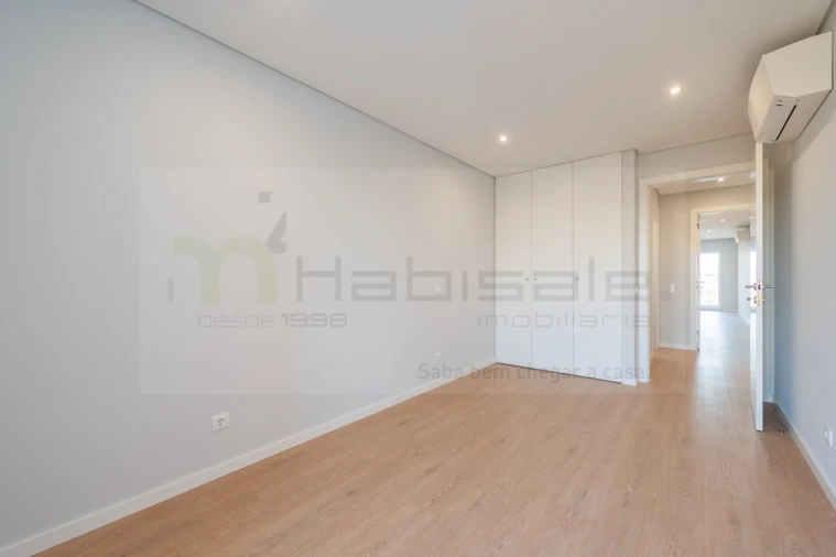 Apartamento T3 para Venda em Carcavelos e Parede Foto 28
