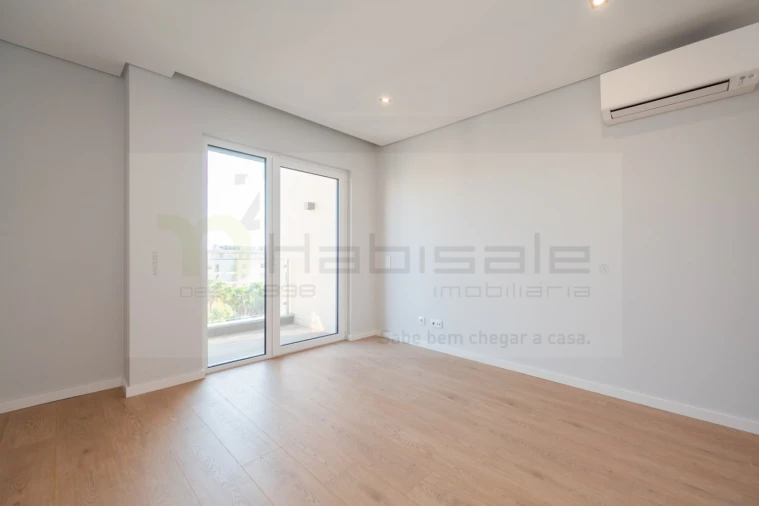 Apartamento T3 para Venda em Carcavelos e Parede Foto 29