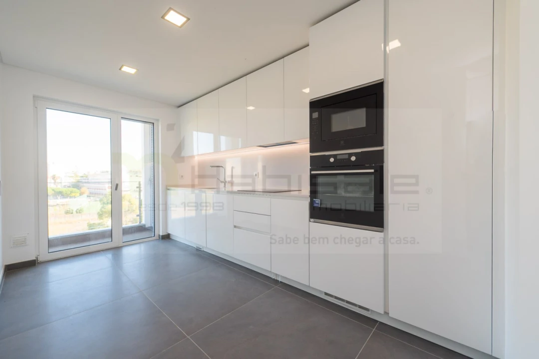 Apartamento T3 para Venda em Carcavelos e Parede Foto 5