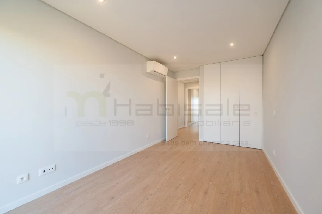 Apartamento T3 para Venda em Carcavelos e Parede Foto 18
