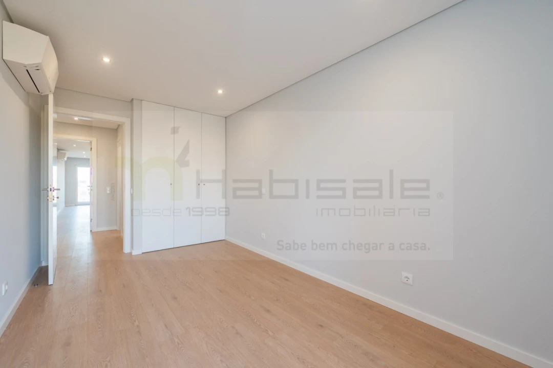 Apartamento T3 para Venda em Carcavelos e Parede Foto 17