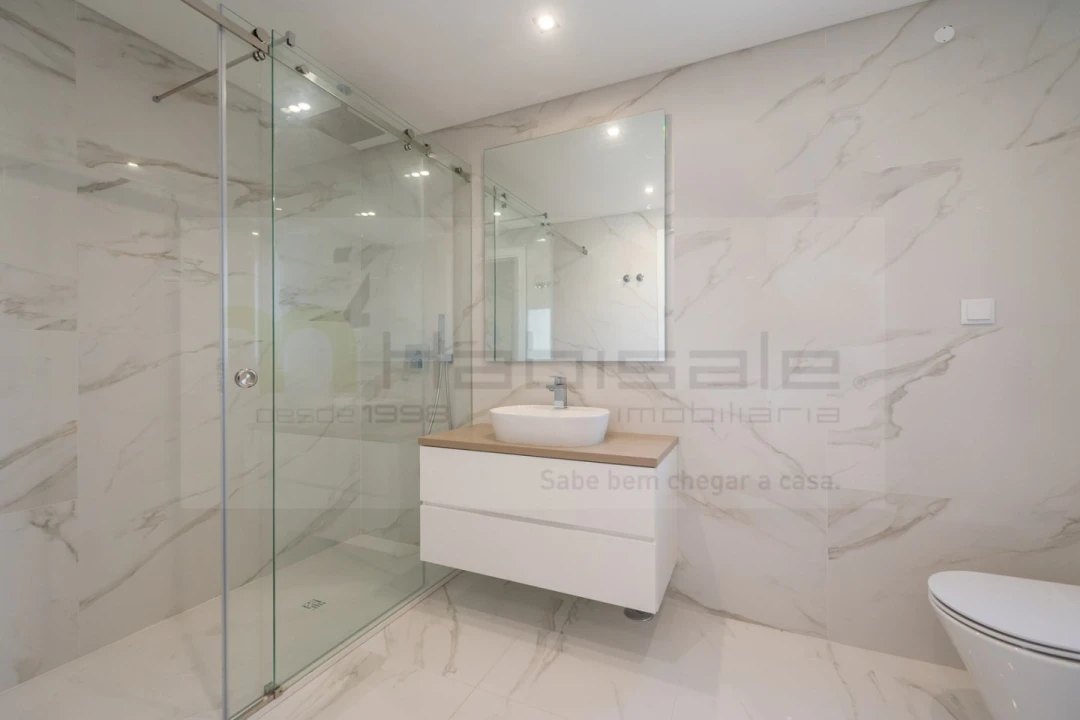 Apartamento T3 para Venda em Carcavelos e Parede Foto 20