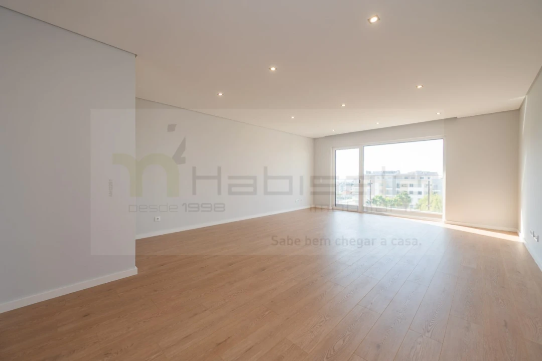 Apartamento T3 para Venda em Carcavelos e Parede Foto 1