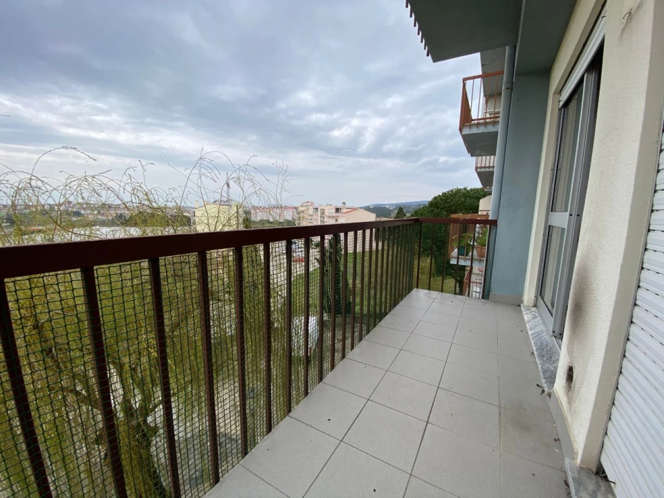 Apartamento T2 para Venda em Tavarede Foto 8