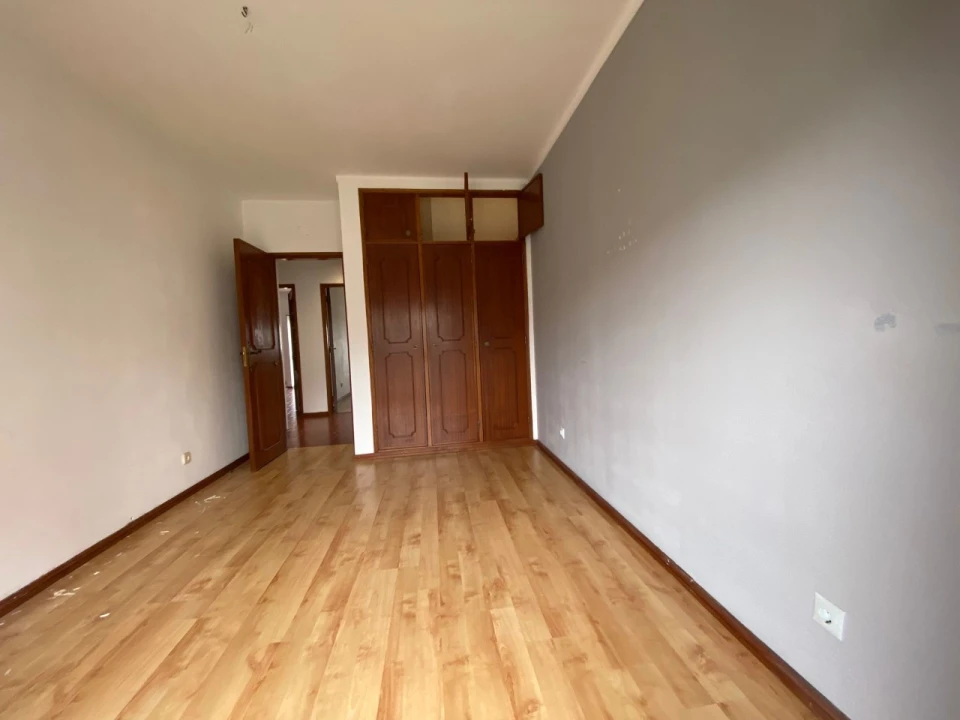 Apartamento T2 para Venda em Tavarede Foto 11
