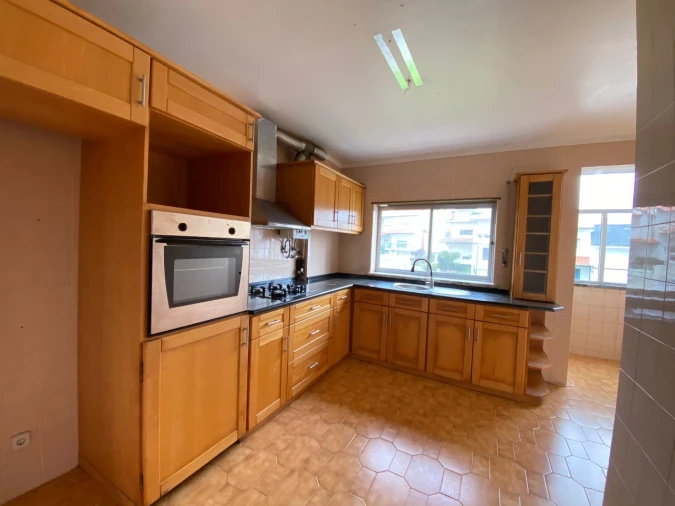 Apartamento T2 para Venda em Tavarede Foto 3