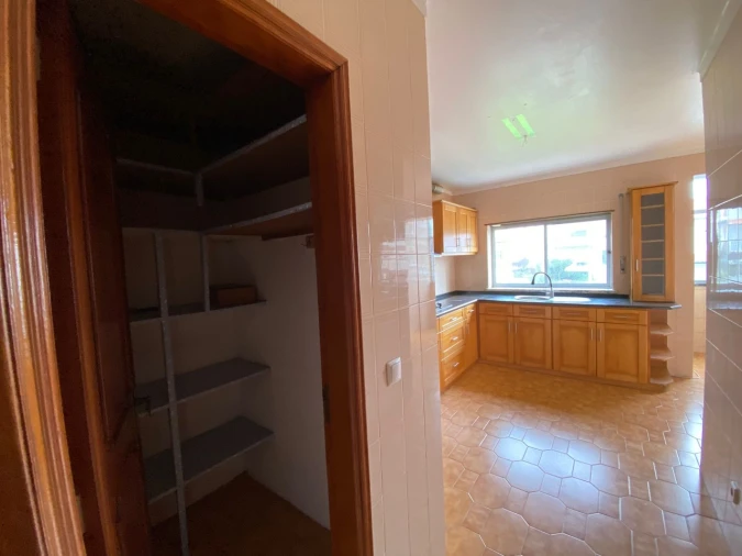 Apartamento T2 para Venda em Tavarede Foto 4