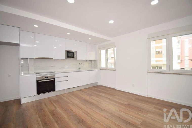 Apartamento T2 para Venda em Seixal, Arrentela e Aldeia de Paio Pires Foto 2