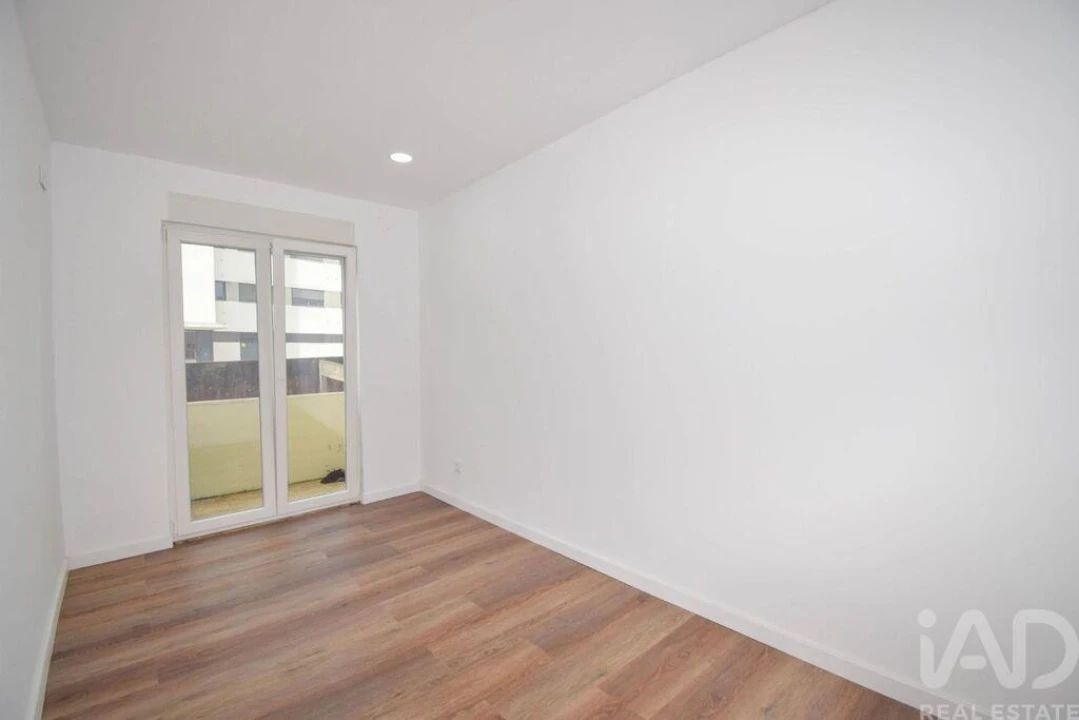 Apartamento T2 para Venda em Seixal, Arrentela e Aldeia de Paio Pires Foto 10