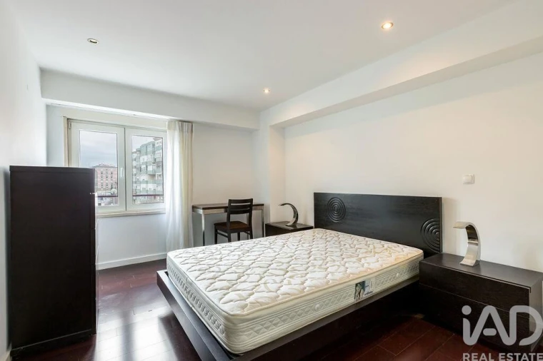 Apartamento T2 para Arrendamento em Lumiar Foto 9