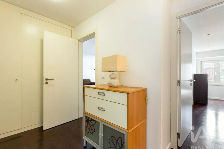 Apartamento T2 para Arrendamento em Lumiar Foto 8