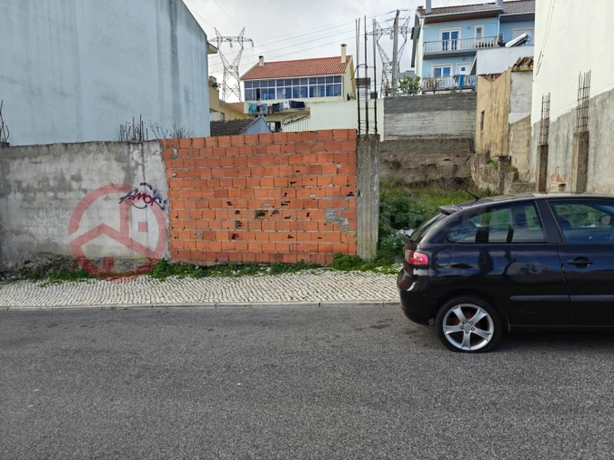 Terreno para Venda em Pontinha e Famões Foto 5