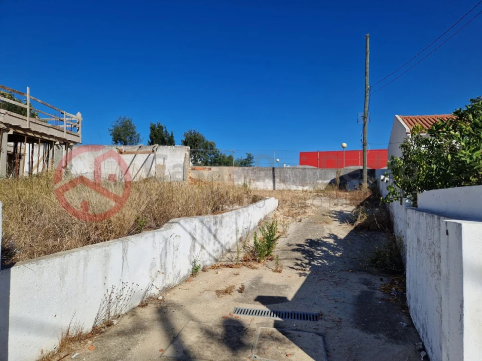 Terreno para Venda em Charneca de Caparica e Sobreda Foto 3
