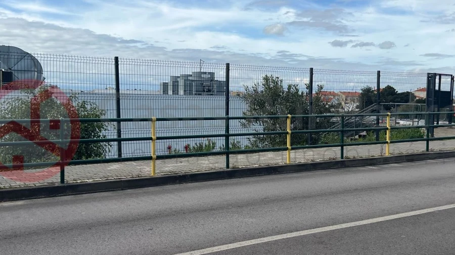 Terreno para Venda em Seixal, Arrentela e Aldeia de Paio Pires