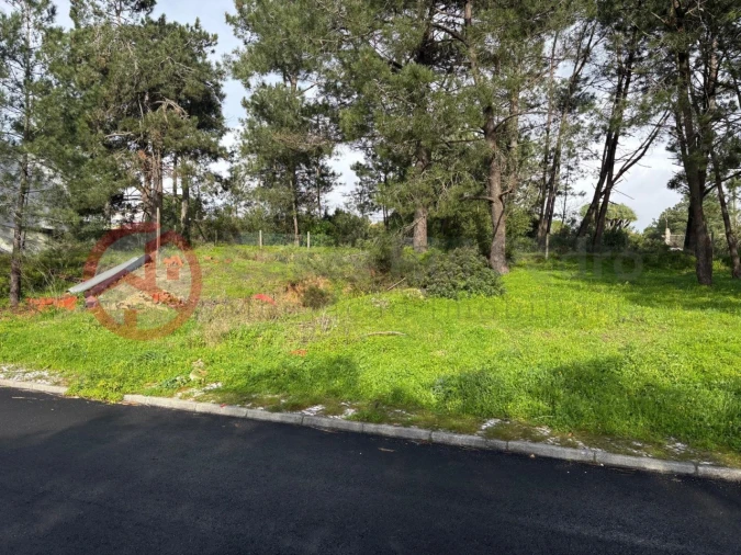 Terreno para Venda em Charneca de Caparica e Sobreda Foto 2
