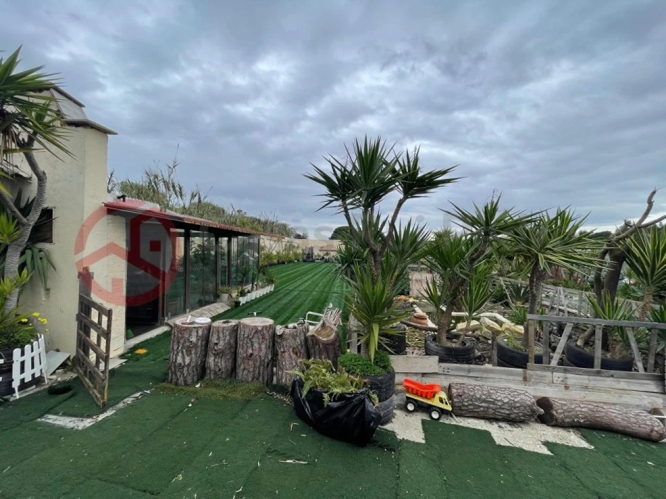 Terreno para Venda em Charneca de Caparica e Sobreda Foto 11