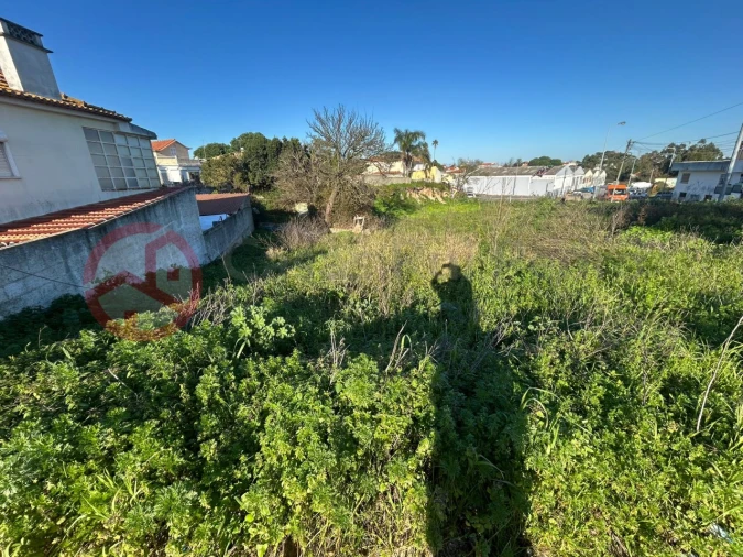 Terreno para Venda em Charneca de Caparica e Sobreda Foto 4