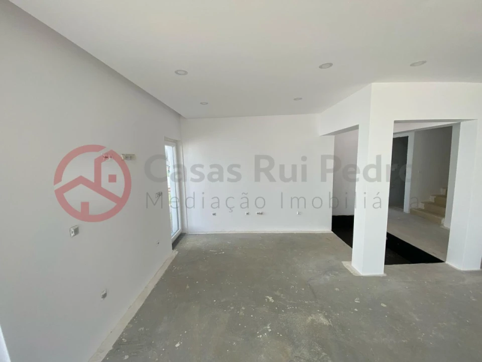 Terreno para Venda em Charneca de Caparica e Sobreda Foto 30