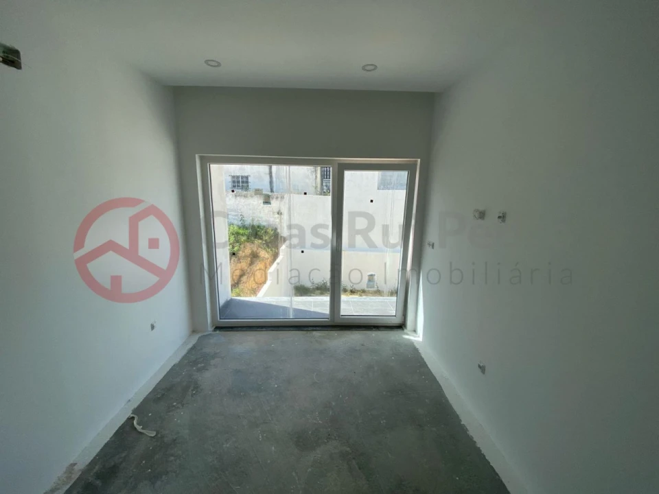 Terreno para Venda em Charneca de Caparica e Sobreda Foto 32