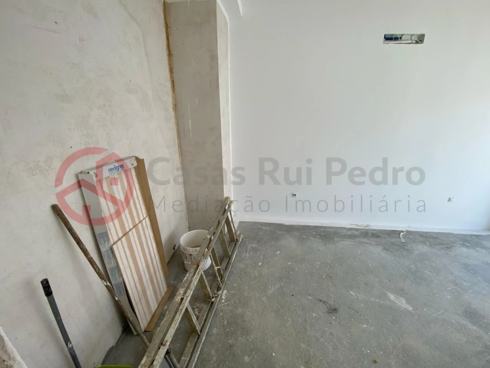 Terreno para Venda em Charneca de Caparica e Sobreda Foto 35