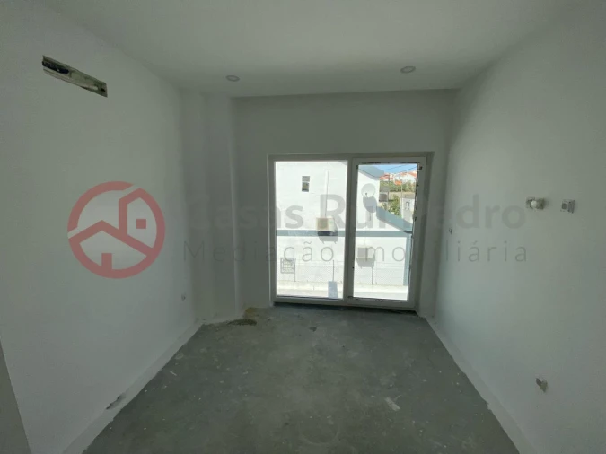 Terreno para Venda em Charneca de Caparica e Sobreda Foto 33