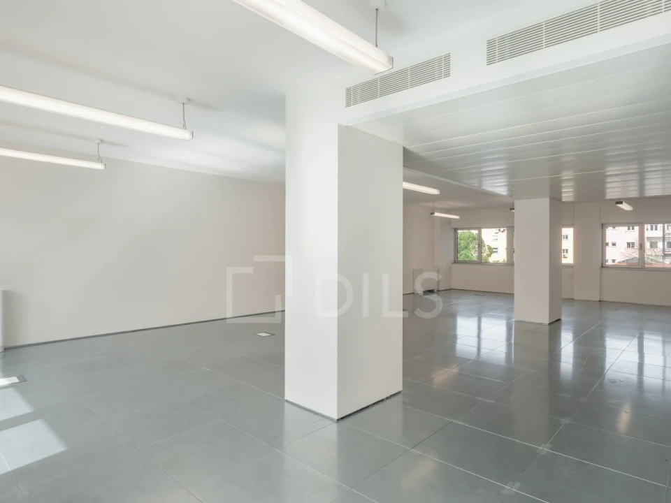Escritório para Arrendamento em Alvalade Foto 8