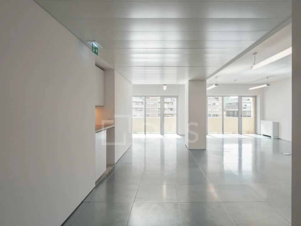 Escritório para Arrendamento em Alvalade Foto 9