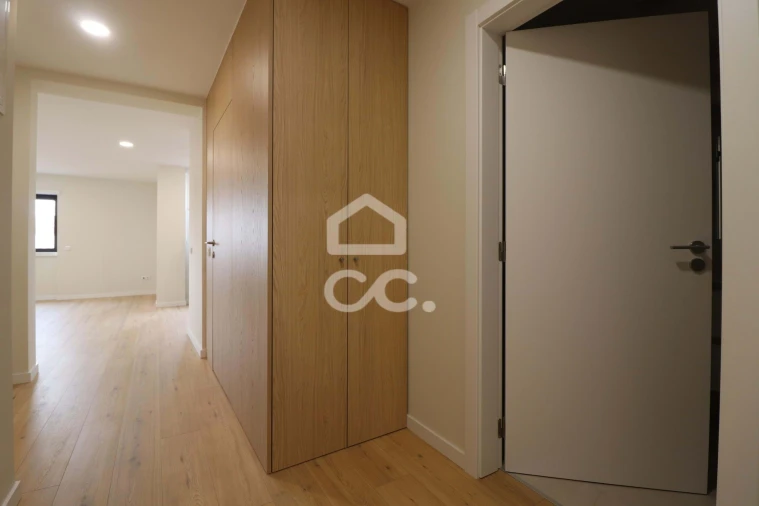 Apartamento T2 para Venda em Sé Nova, Santa Cruz, Almedina e São Bartolomeu Foto 13