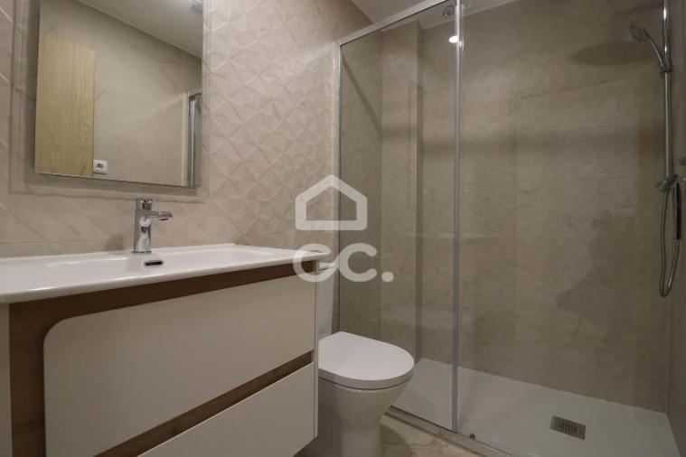 Apartamento T2 para Venda em Sé Nova, Santa Cruz, Almedina e São Bartolomeu Foto 14