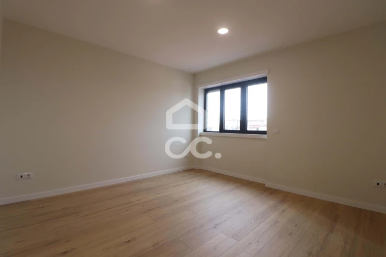 Apartamento T2 para Venda em Sé Nova, Santa Cruz, Almedina e São Bartolomeu Foto 5