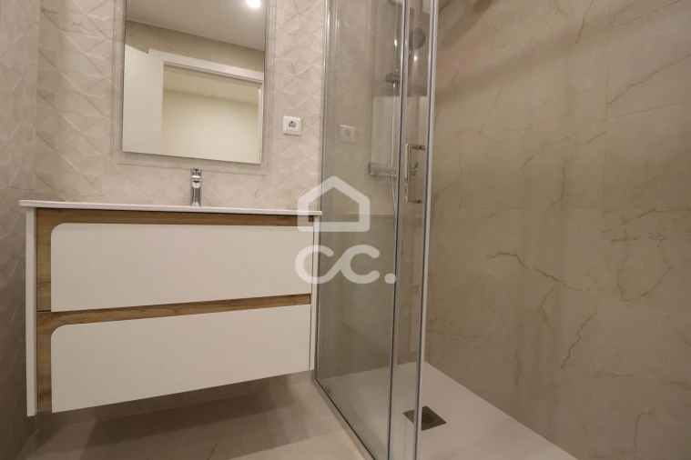 Apartamento T2 para Venda em Sé Nova, Santa Cruz, Almedina e São Bartolomeu Foto 10