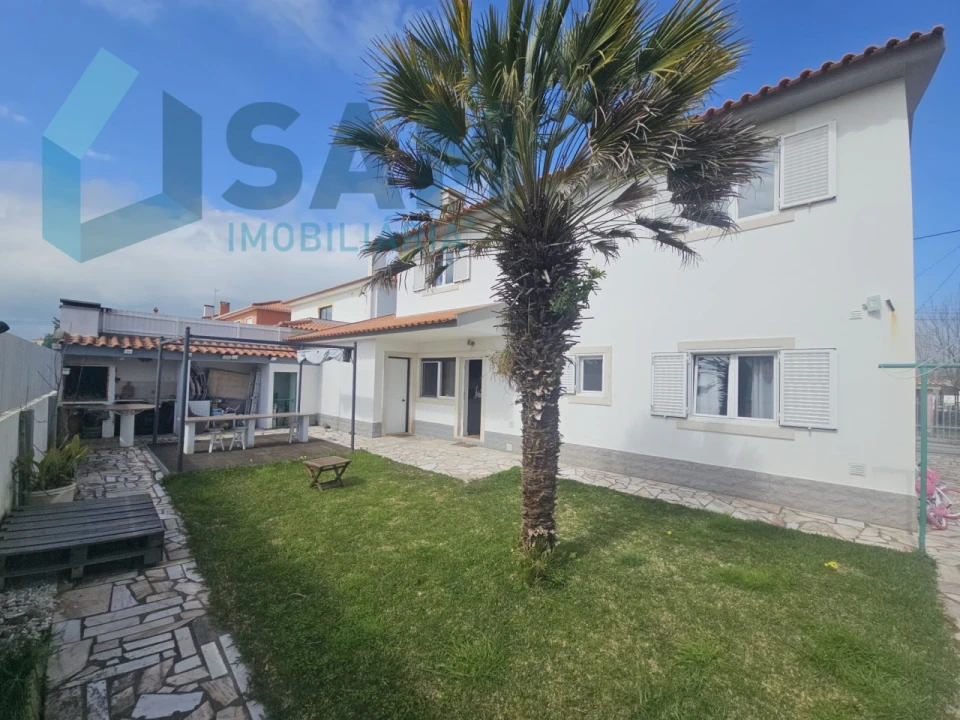 Moradia T4 para Venda em Silveira Foto 1