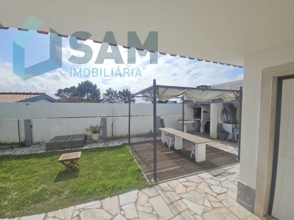 Moradia T4 para Venda em Silveira Foto 4