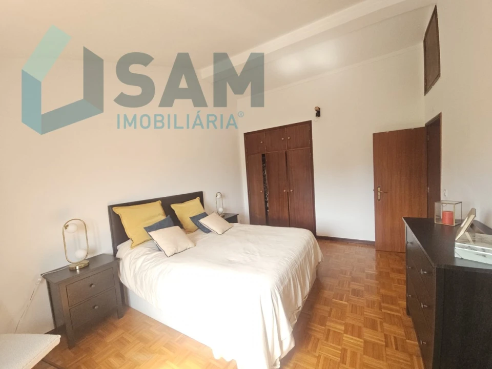 Moradia T4 para Venda em Silveira Foto 23