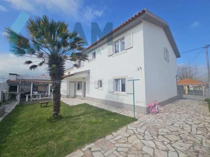 Moradia T4 para Venda em Silveira Foto 2