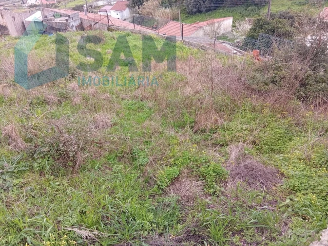 Moradia T1 para Venda em Carvoeira e Carmões Foto 10