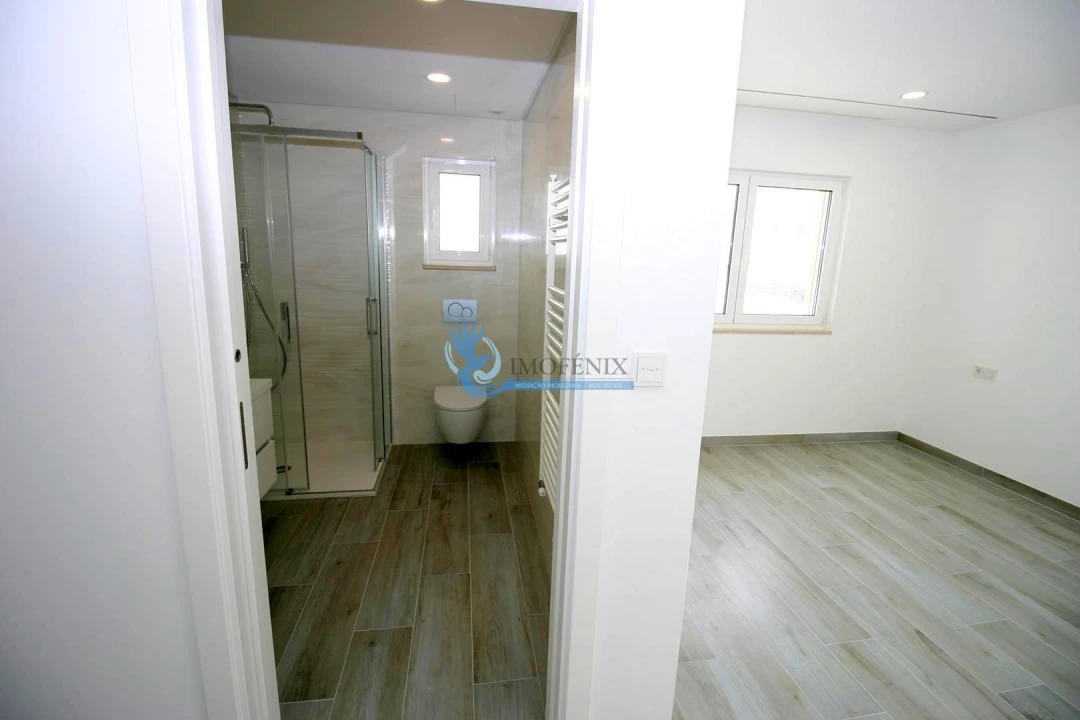 Moradia T3 para Venda em Albufeira e Olhos de Água Foto 9