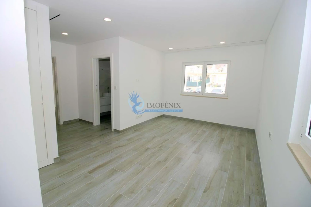 Moradia T3 para Venda em Albufeira e Olhos de Água Foto 7