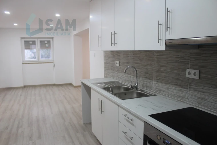 Moradia T3 para Venda em Nossa Senhora do Pópulo, Coto e São Gregório Foto 3