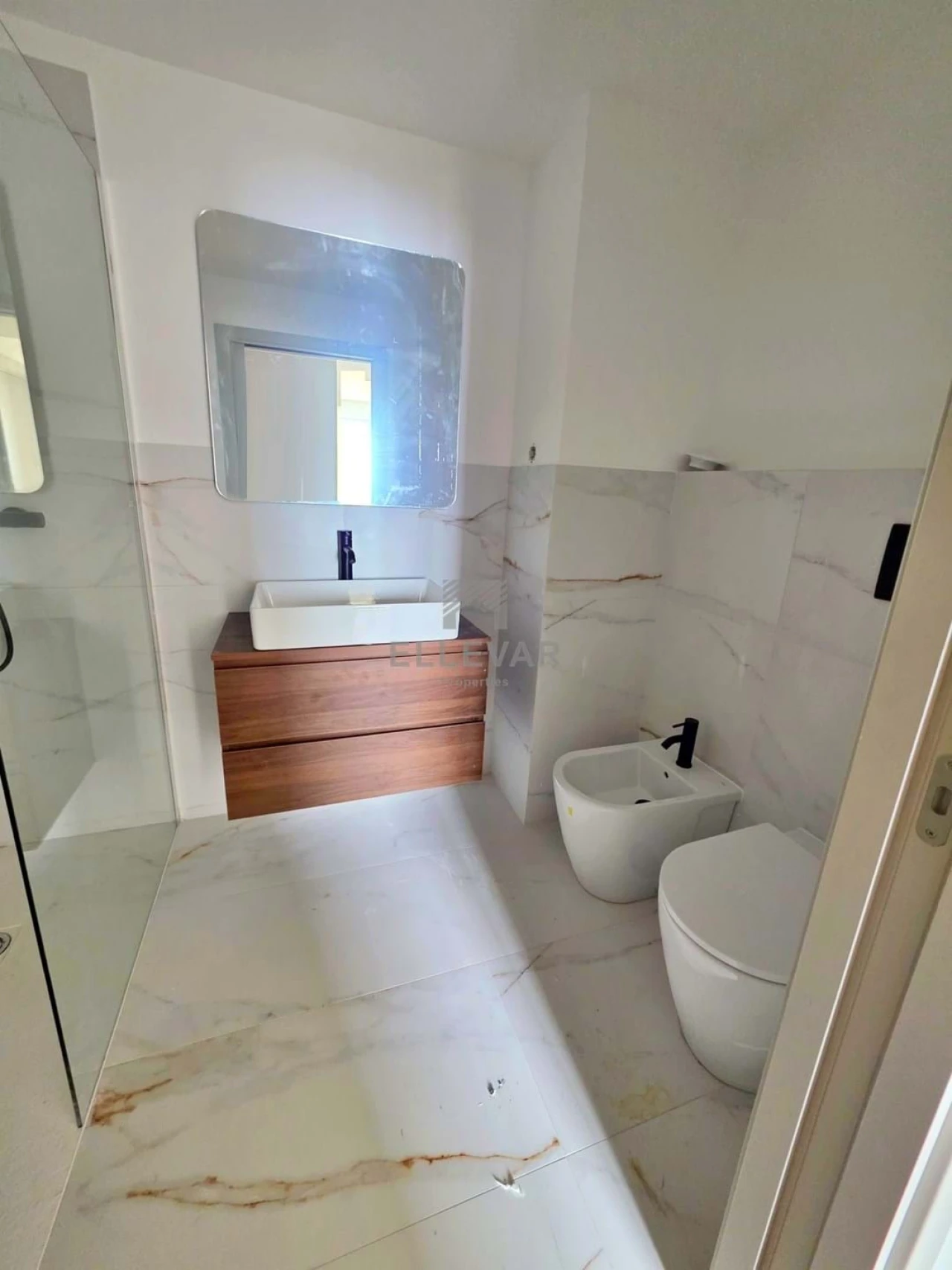 Apartamento T3 para Venda em Camara de Lobos Foto 19