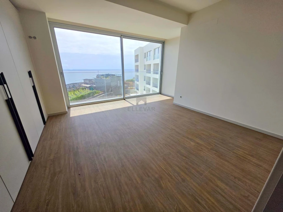 Apartamento T3 para Venda em Camara de Lobos Foto 17
