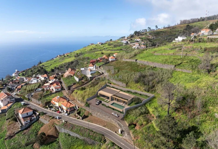 Moradia T3 para Venda em Fajã da Ovelha Foto 4