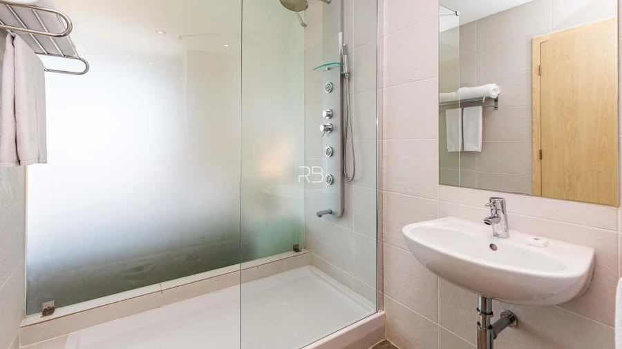 Apartamento T1 para Venda em Mexilhoeira Grande Foto 14