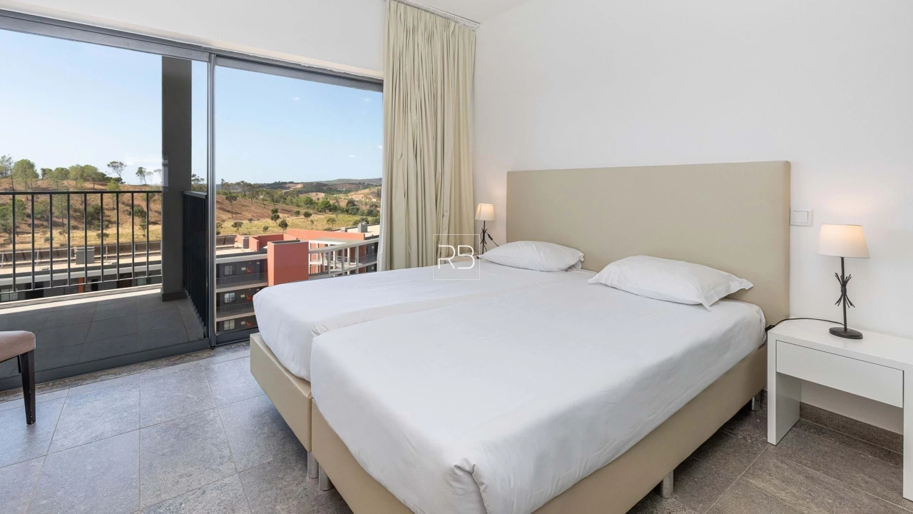 Apartamento T1 para Venda em Mexilhoeira Grande Foto 11